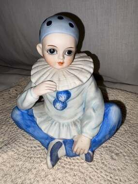 Vintage Mann Japan Pierrot Harlequin Clown Porcelain Music Box